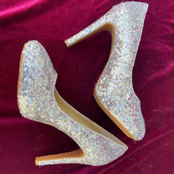 Silver Sequined Gianni Bini Stiletto Pumps Sz 8 - Picture 4 of 7